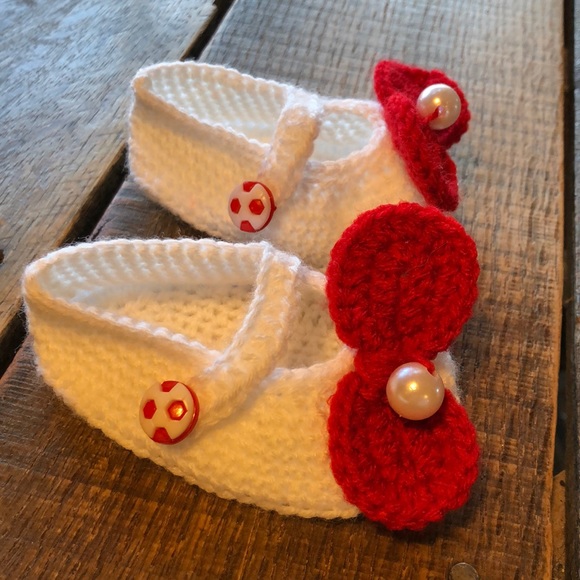 Handmade knitted red & white Dress with matching booties & headband - Picture 8 of 11